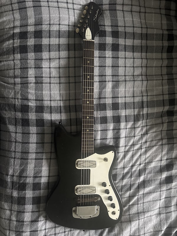 Silvertone 1476 Bobkat BLACK Silvertone 1476 Bobcat