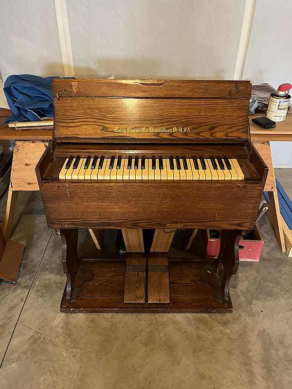 Estey Organ Co. Pump Organ (ca. 190607) Reverb