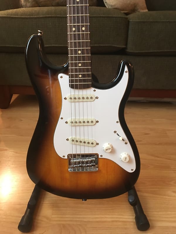 2018 Squier Short Scale Stratocaster - 24