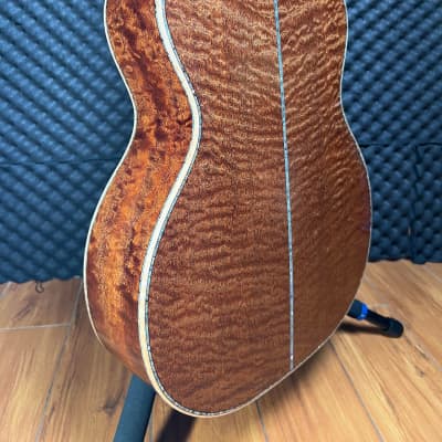 Hsienmo OM custom Full Solid Germany Spruce + Curly Quilted Mahogany image 5