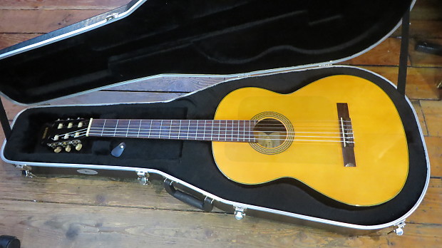 正規代理店 Yamaha 1960's Vintage G-100 Hardshell w/ Guitar Classical ギター