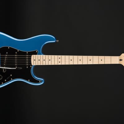 Squier Affinity Series Stratocaster, Maple Fingerboard, Black Pickguard in Lake Placid Blue image 3