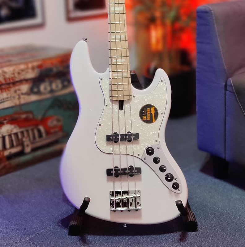 Marcus miller v7 swamp ash top