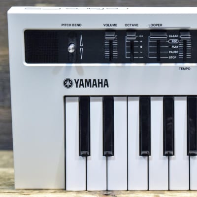 Yamaha Reface CS 8-Note Polyphonic Virtual Analog 37-Key Mobile Mini Synthesizer