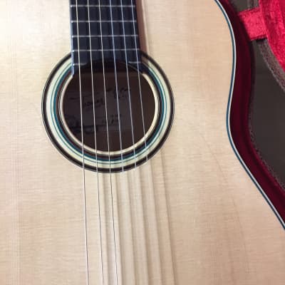 Thomas f60 nylon classical/flamenco guitar  with case blonde image 2