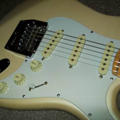 Hohner Professional ST Lead Strat Style 80s-90s Pearl White with Bag image 5