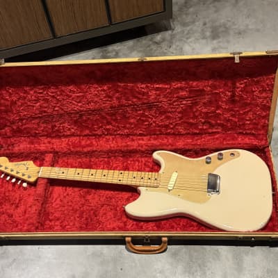 Fender Musicmaster with Maple Fretboard 1956 - 1959 | Reverb