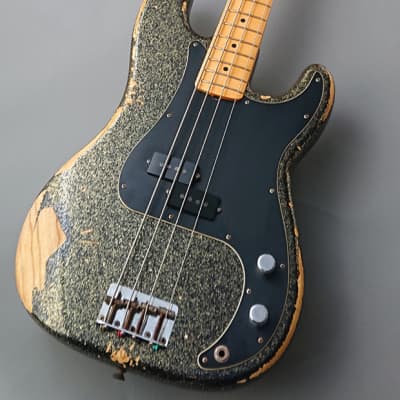 Fender J Signatre Precision Bass Heavy Relic Black Gold Master