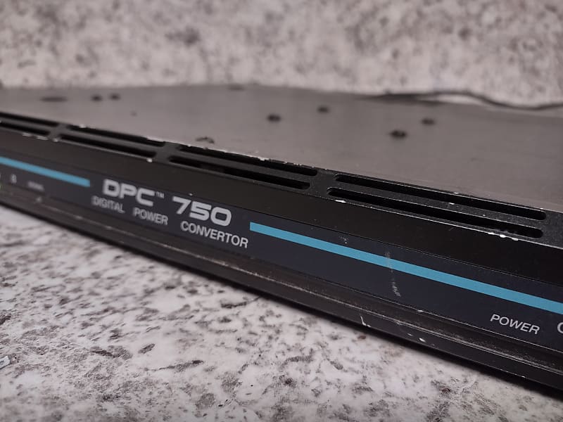 Peavey DPC 750 納まっ デジタルパワーコンバータ