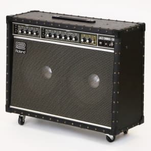 Roland - JC-120 | Jazz Chorus Guitar Amplifier