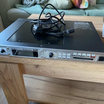 Roland Fantom-XR Rackmount Synthesizer Module 2004 - 2010 - Silver image 4
