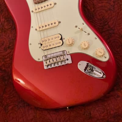 Fender Deluxe Stratocaster HSS; Pau Ferro Fretboard; Candy Apple Red; Fender Deluxe Molded Case image 3