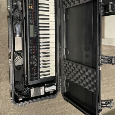 Korg KROSS 61-Key Music Workstation 2010s - With SKB Case