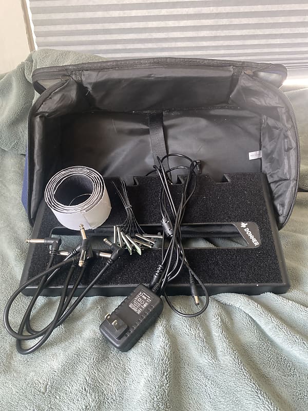 Donner Pedalboard W/Daisy Chain, Original Case, and Patch Reverb