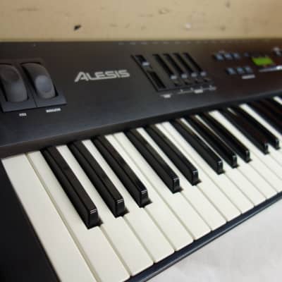 Alesis QS7 76-key polysynth