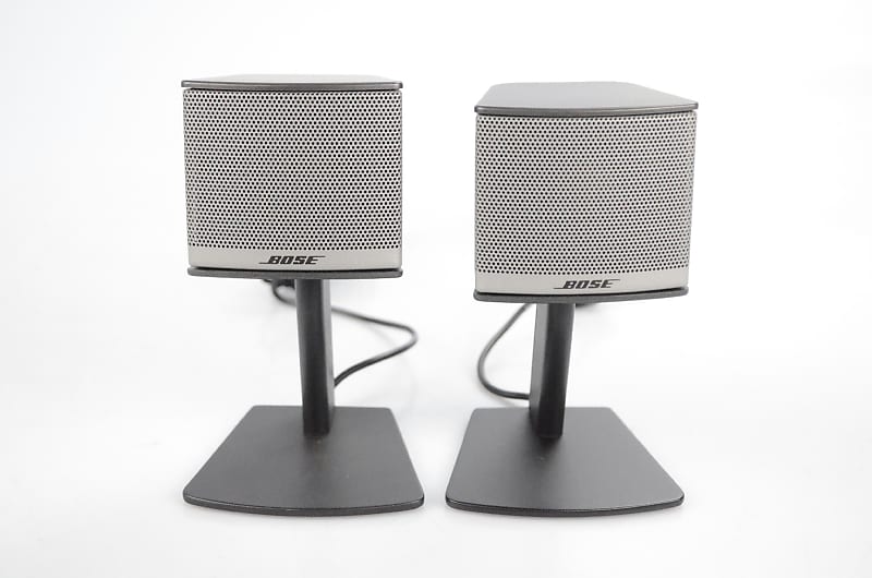 Ensemble de systèmes de haut-parleurs multimédias BOSE Companion 3 Series  LL bas