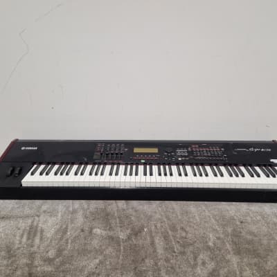 Yamaha S90ES - 88-Key Stage Synthesizer - Very Good w/ Power Supply