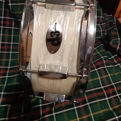ddrum d3 snaredrum 2000s white pearl image 1