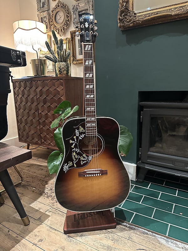 Gibson  Hummingbird  2022 Standard Burst image 1