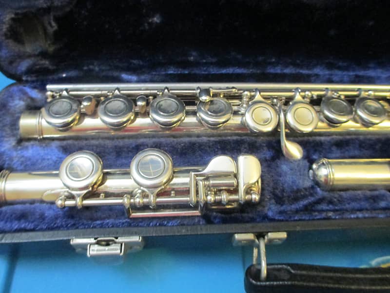 W.T. Armstrong 100 student flute