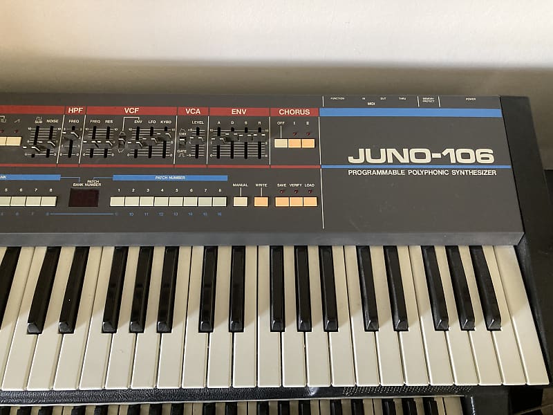 Roland Juno-106 - Functions great but requires service image 1