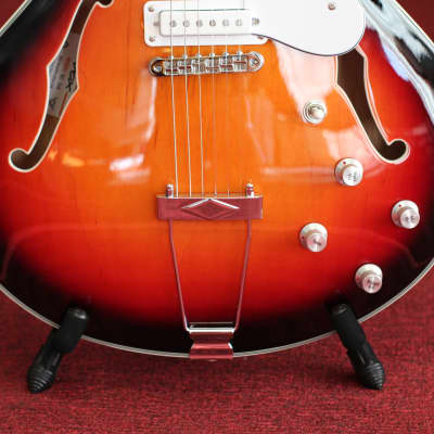 Vox Bobcat S66 Semi-Hollow Electric Guitar - Sunburst image 3
