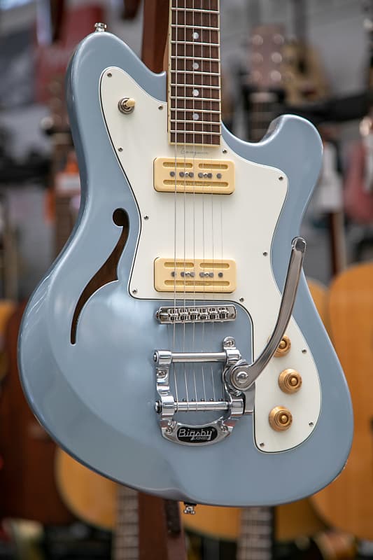 BAUM Conquer 59 Skyline Blue Electric Guitar | Reverb France