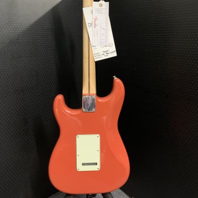 Fender Player Stratocaster - Fiesta Red with Pau Ferro Fingerboard 2021-2022 - Fiesta Red image 5