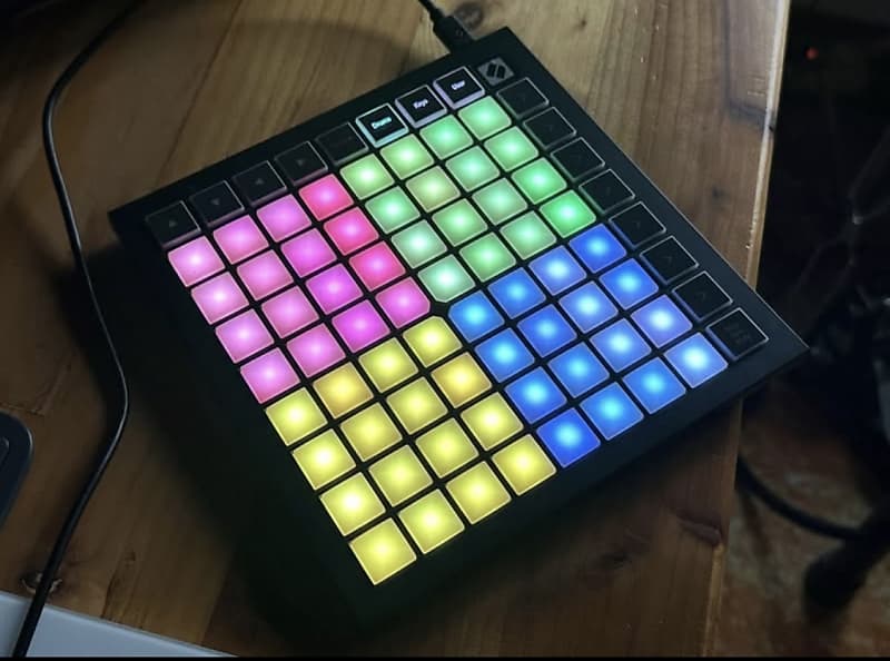 Novation Launchpad Mini MK3 Mkiii 64 Pad Customizable MIDI