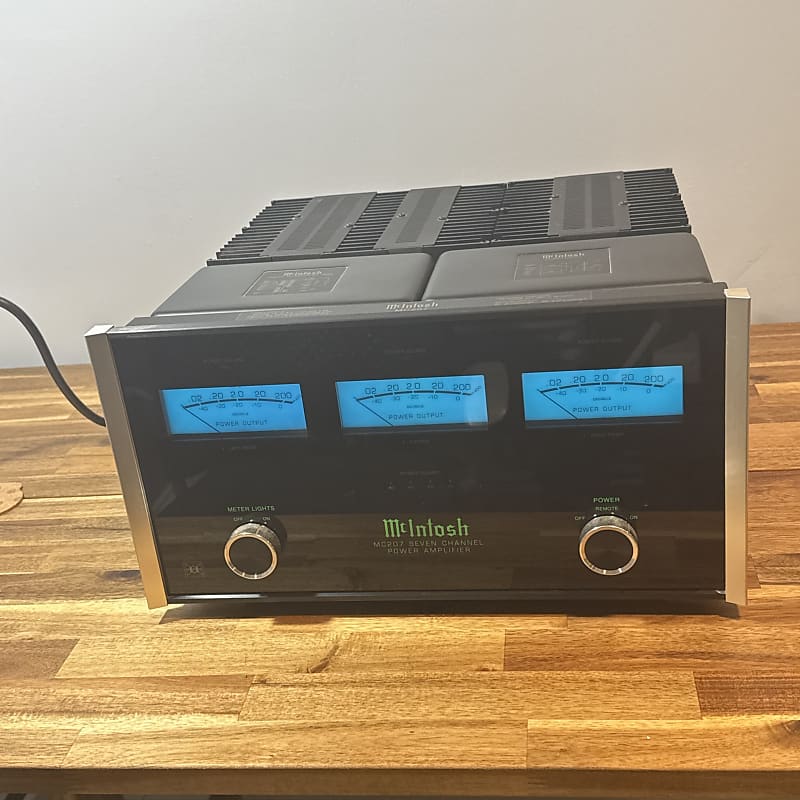 McIntosh MC207 200-Watt 7-Channel Solid State Power Amplifier 2004 - 2021 - Black  			