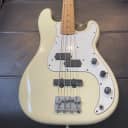 Fender Precision Bass with Maple Fretboard 1977 Olympic White