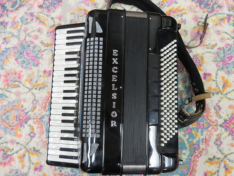 5839 - Excellent Black Excelsior Mod.940 Piano Accordion