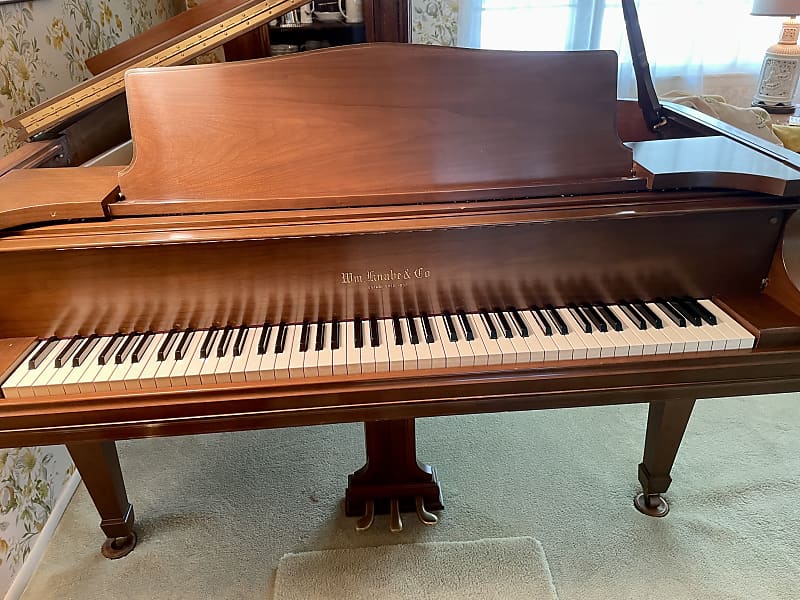 Beautiful Knabe 68 inch Baby Grand Piano with bench - serial 175292