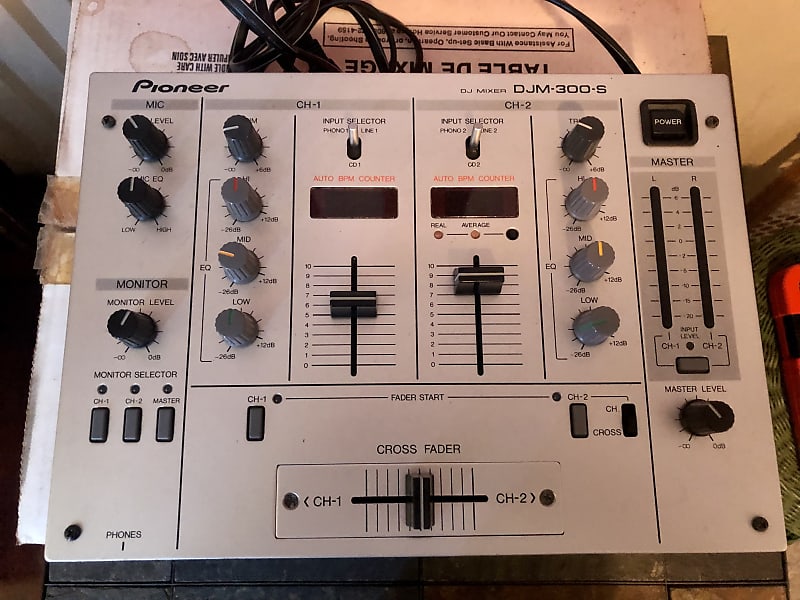 Pioneer DJM-300-S DJ Mixer w/ orig. box