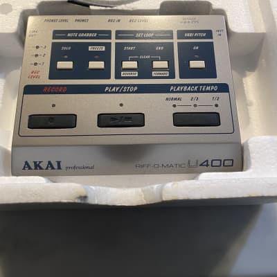 AKAI Professional U400 Riff-O-Matic Phrase Sampler Looper