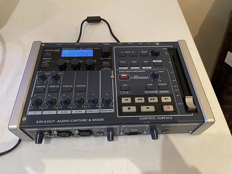 Roland VS-100 V-studio 100