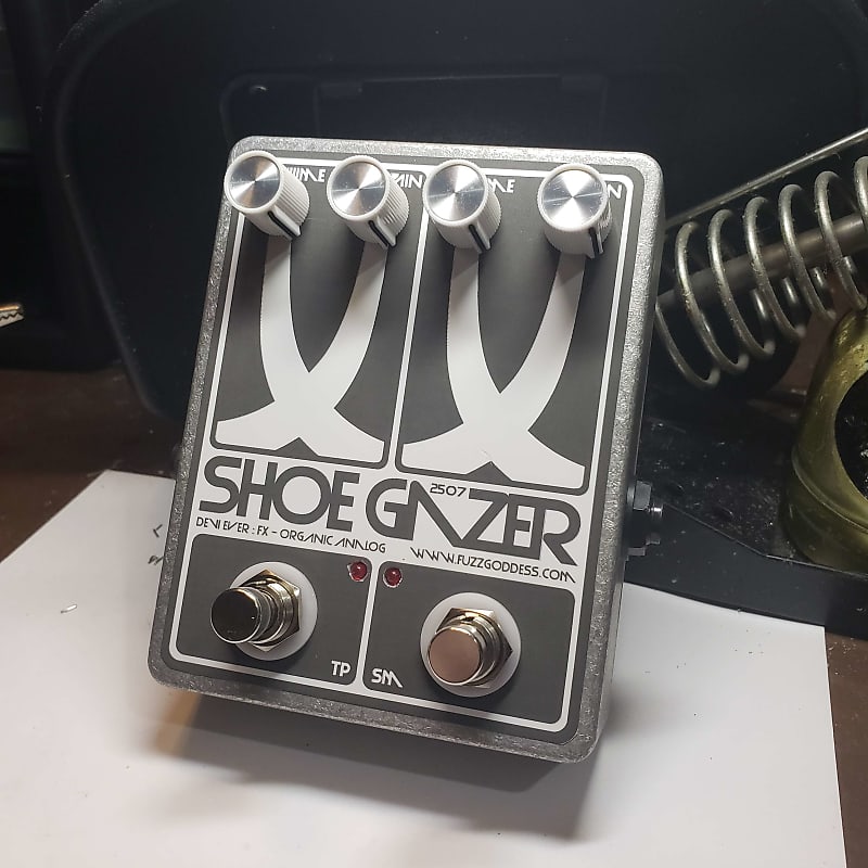 OFFICIAL || devi ever : fx - Shoe Gazer - overdriven muff