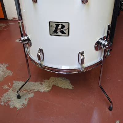 Early 1970s Rogers 16 x 18" White Wrap Floor Tom - Looks And Sounds Great! image 1