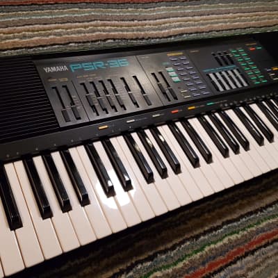 Yamaha PSR-36 Portatone FM synthesizer