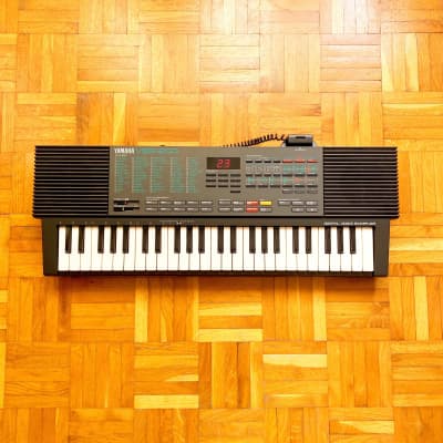 Yamaha VSS-200 sampler sampling keyboard and synth (Japan, 1988) brother of the VSS-30 with original printed manual and power supply!