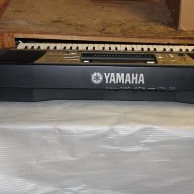 Yamaha PSR-740 image 8