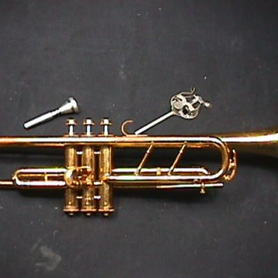 A U.S.A. MadeThe Regent Bb Trumpet in it's Original Case & Ready to Play   29 T image 2