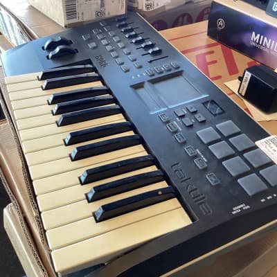 KORG TRITON taktile-25 TRTK-25　中古品 Korg TRTK25 TRITON taktile 25-Key USB Controller/Synthesizer