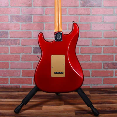 Fender American Deluxe Stratocaster V-Neck 50th Anniversary with Maple Fretboard Candy Apple Red 2004 wOHSC image 7