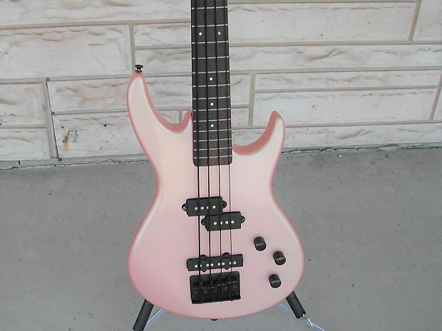 Aria Pro II Vanguard bass. EC- pre 2001 Heather metallic