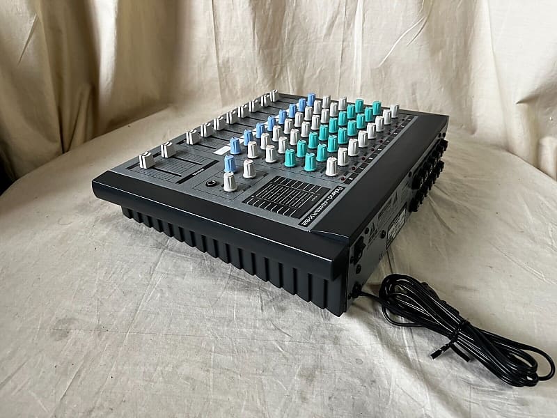 ROLAND RX-82 8 CHANNEL STEREO MIXER | Reverb