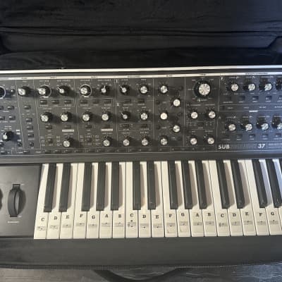 Moog Subsequent 37 Analog Synth 2017 - Present - Black