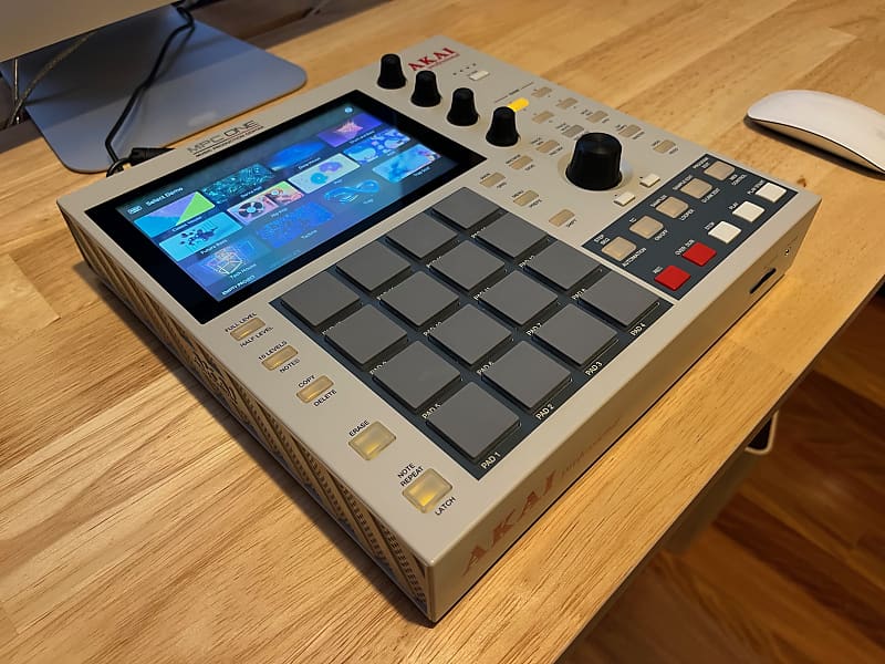 AKAI MPC One Retro Edition ほぼ未使用-