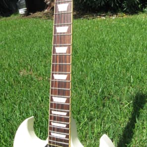 White MIJ Photogenic SG with Gibson deluxe tuners and open