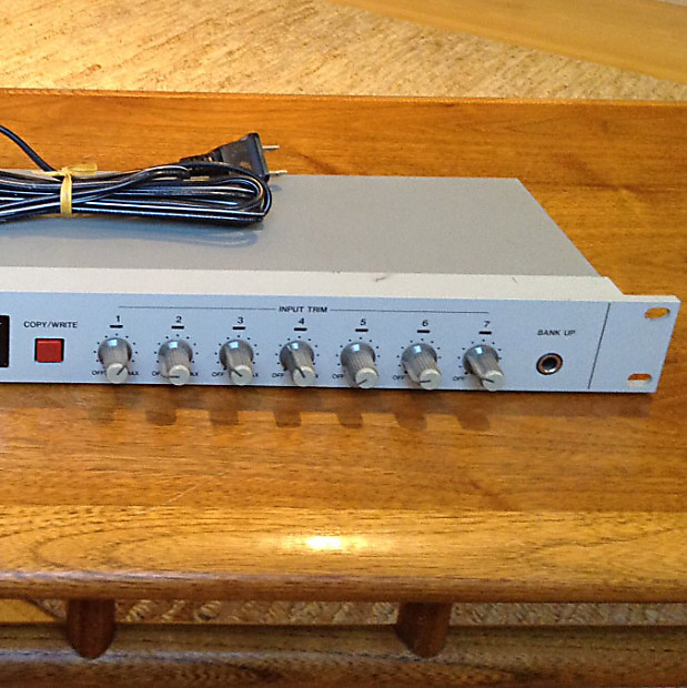 AKAI MB76 プログラマブルミックスベイ Akai MB76 MIDI Programmable Mix Bay | Reverb